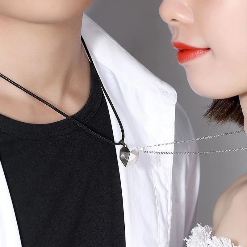 COLLAR IMANTADO PARA PAREJA - DOS MITADES, UN SOLO CORAZÓN